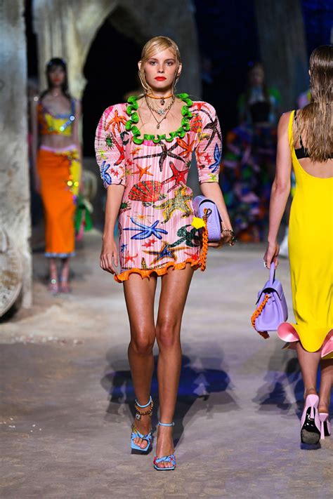 versace fashion show 2021 shoes|Versace dresses 2021.